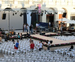 Palco a noleggio con passerella