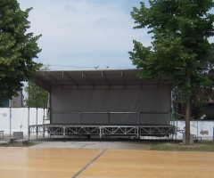 Palco a noleggio mt 8x4,80 con copertura